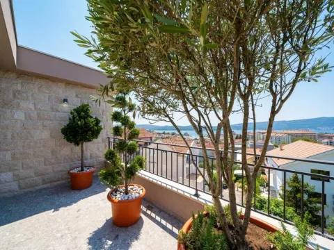 Sale, two bedroom apartment, 78m², Kalimanj, Tivat - image 4