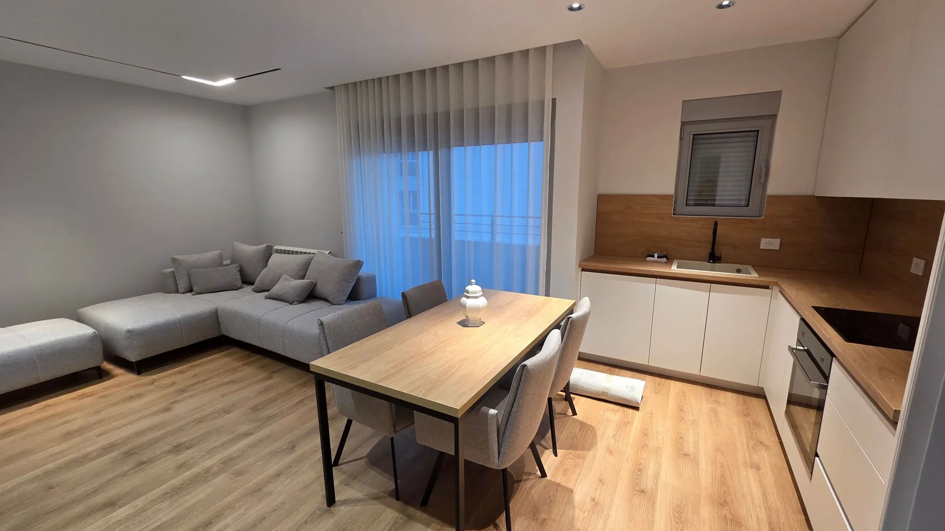 Izdavanje, dvosoban stan, 120m², Ulcinjsko Polje, Ulcinj