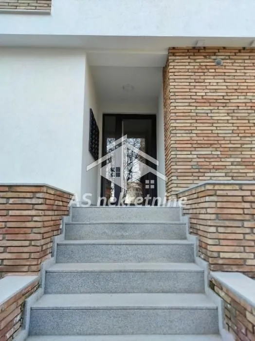 Izdavanje, dvosoban stan, 50m², Lekino Brdo, Voždovac Sve Podlokacije
