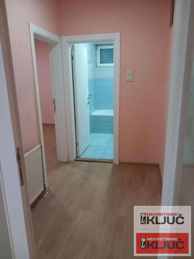 Prodaja, dvosoban stan, 44m², Bulevar Oslobodjenja, Novi Sad Sve Podlokacije