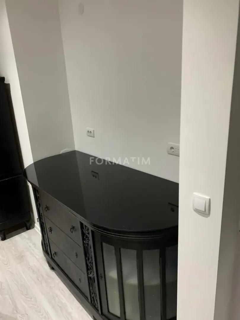 Izdavanje, dvosoban stan, 60m², Poštanska Štedionica, Palilula Sve Podlokacije