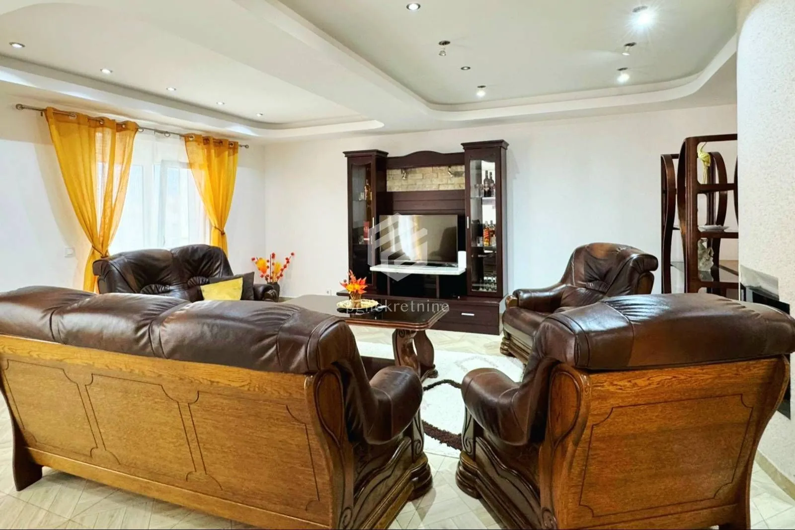 Rent, three bedroom apartment, 160m², Tivat, Crna Gora