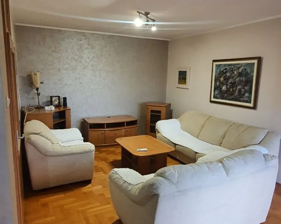 Prodaja, trosoban stan, 105m², Blok 6, Podgorica