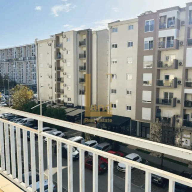 Prodaja, trosoban stan, 93m², Blok 9, Podgorica