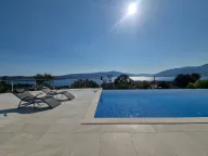 Izdavanje, kuća, 410m², Tivat, Crna Gora - image 2