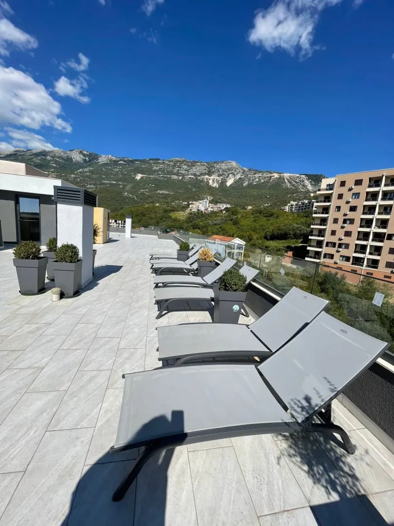 Izdavanje, jednosoban stan, 40m², Bečići, Budva