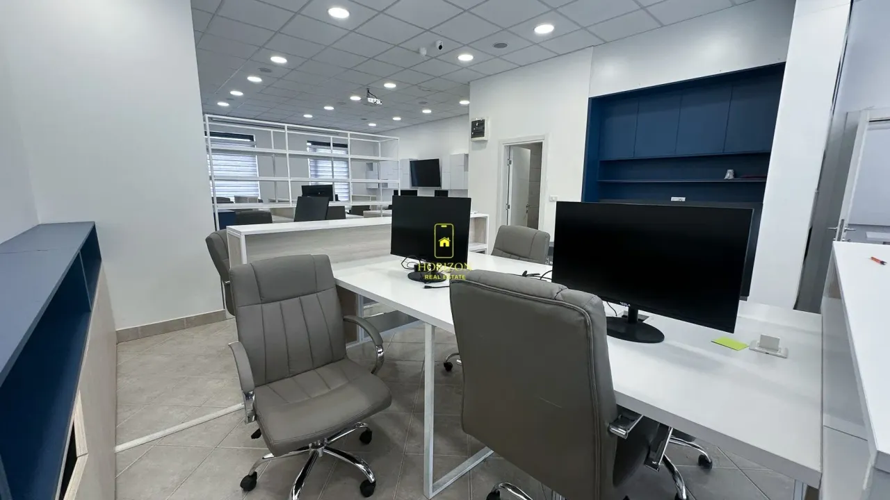 Rent, office space, 100m², Stari Aerodrom, Podgorica