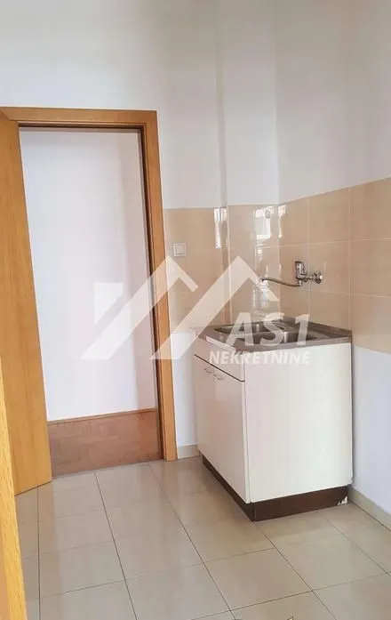 Izdavanje, trosoban stan, 87m², Bulevar Evrope, Novi Sad Sve Podlokacije