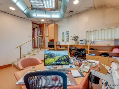 Sale, house, 285m², Bezanijska Kosa 1, Bežanijska Kosa Sve Podlokacije - image 13