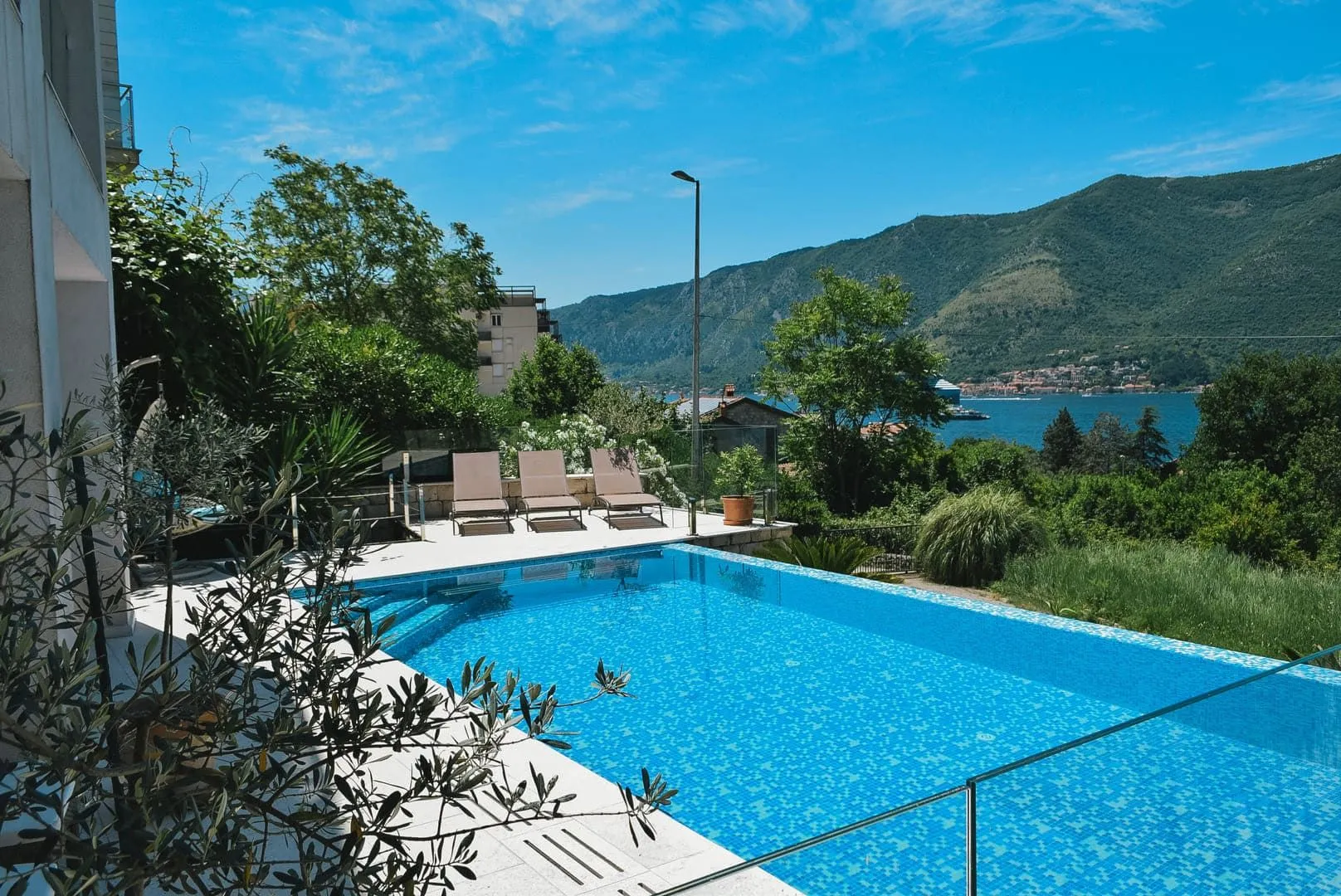 Sale, house, 267m², Dobrota, Kotor