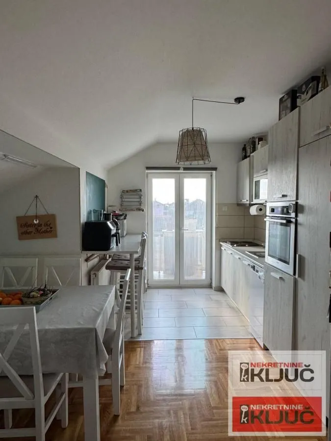 Prodaja, trosoban stan, 69m², Veternik, Novi Sad Sve Podlokacije
