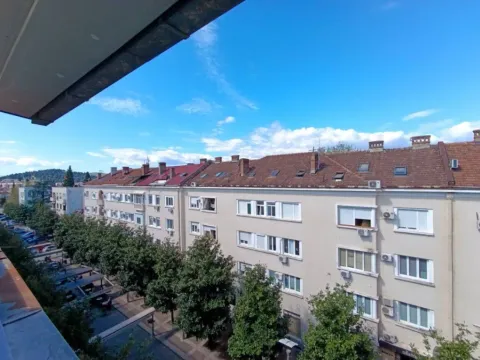 Prodaja, dvosoban stan, 75m², Centar, Podgorica - image 3