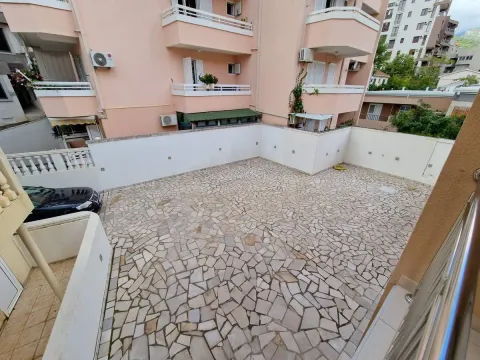 Prodaja, kuća, 460m², Budva, Crna Gora - image 22