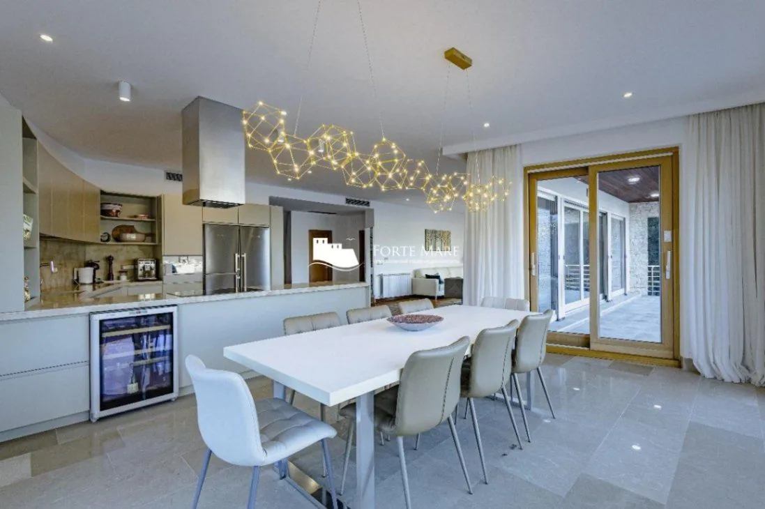 Sale, house, 359m², Stoliv, Kotor