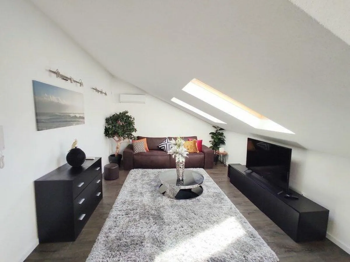 Prodaja, dvosoban stan, 82m², Dobrota, Kotor