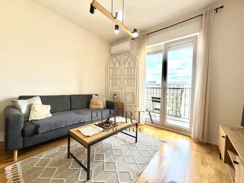 Rent, one bedroom apartment, 40m², Pobrežje, Podgorica - image 4