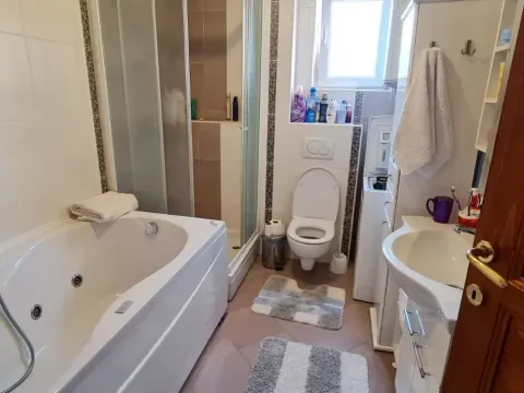 Izdavanje, stan, 140m², Tivat, Crna Gora - image 4