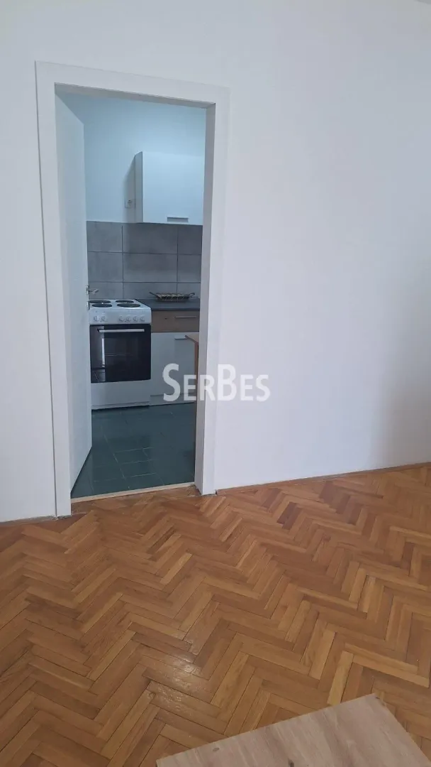 Izdavanje, jednosoban stan, 34m², Sajam, Novi Sad Sve Podlokacije