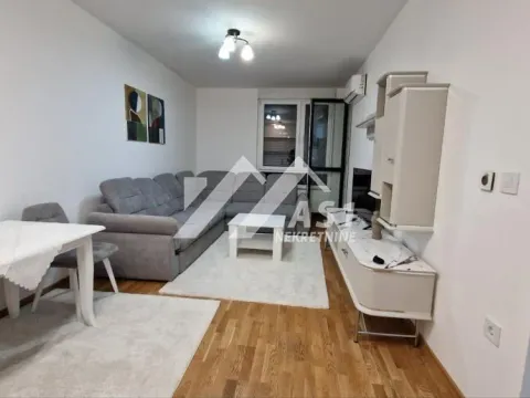Izdavanje, dvosoban stan, 45m², Sajam, Novi Sad Sve Podlokacije - image 1