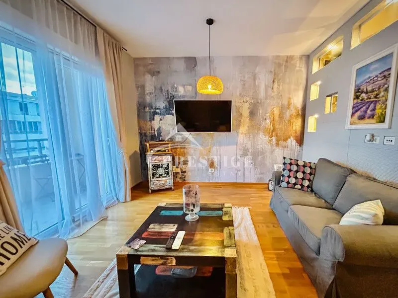 Izdavanje, dvosoban stan, 74m², City Kvart, Podgorica