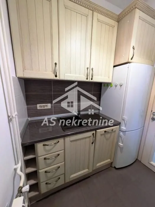 Izdavanje, dvosoban stan, 40m², Stari Grad, Beograd