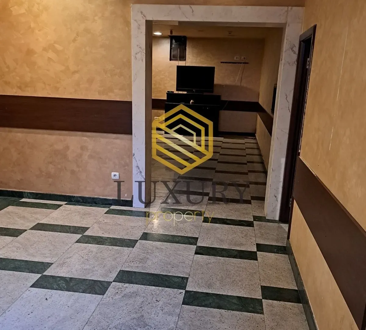 Rent, office space, 130m², Stari Aerodrom, Podgorica