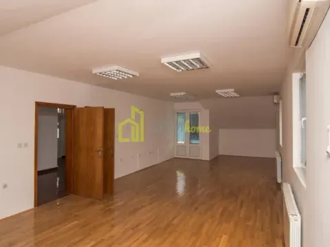 Izdavanje, kuća, 400m², Momišići, Podgorica - image 10