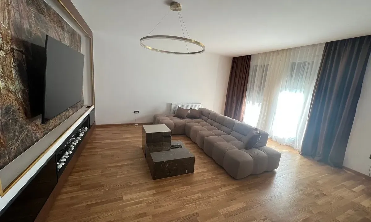 Prodaja, četvorosoban stan, 121m², Rakovica, Beograd