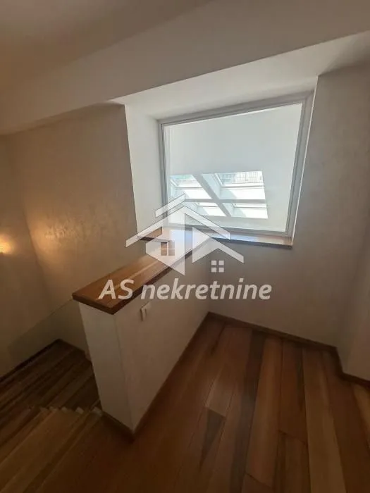 Rent, four bedroom apartment, 250m², Slavija, Vračar Sve Podlokacije
