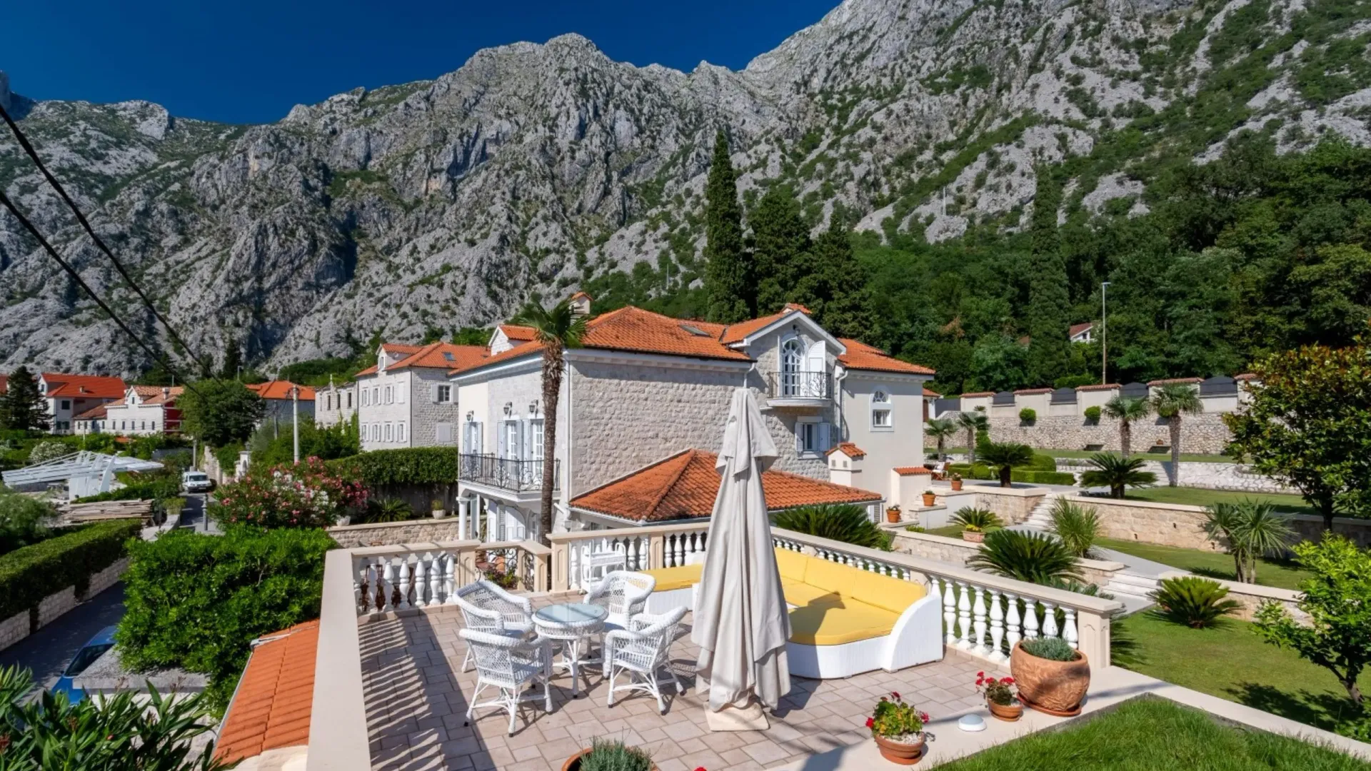 Sale, house, 409m², Ljuta, Kotor