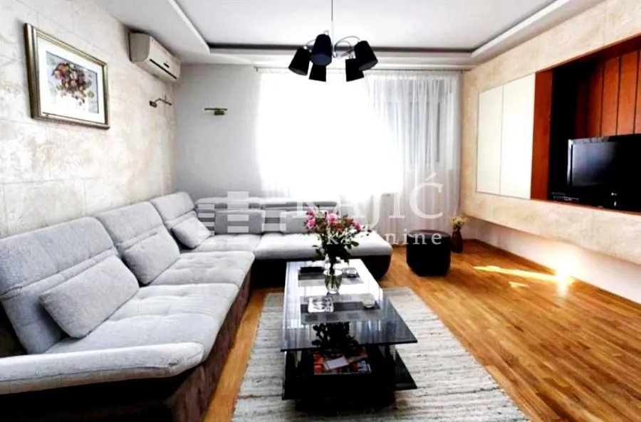 Rent, three bedroom apartment, 75m², Kalenić Pijaca, Vračar Sve Podlokacije
