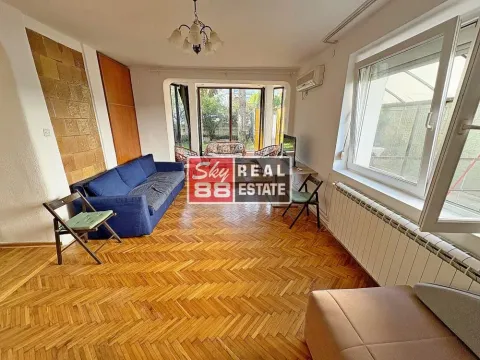 Rent, three bedroom apartment, 110m², Senjak, Beograd