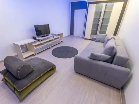 Izdavanje, jednosoban stan, 43m², Andrićev Venac, Beograd - image 4
