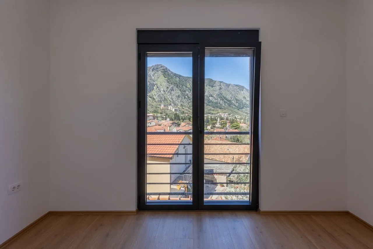 Prodaja, kuća, 160m², Škaljari, Kotor