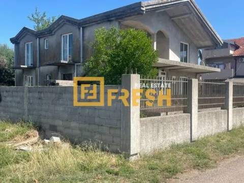 Izdavanje, kuća, 250m², Gornja Gorica, Podgorica - image 2