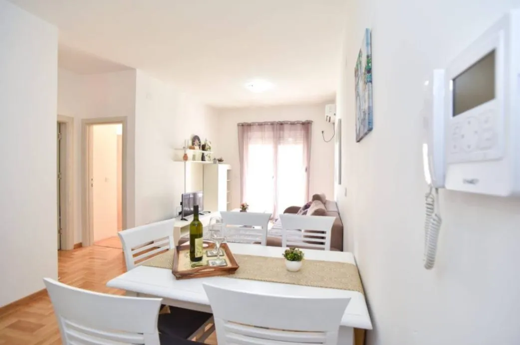 Rent, apartment, 60m², Maslinjak, Budva