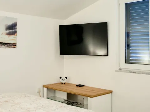Izdavanje, trosoban stan, 120m², Mrčevac, Tivat - image 10