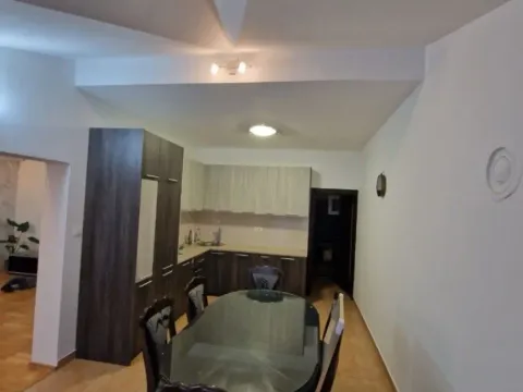 Izdavanje, dvosoban stan, 115m², Tološi, Podgorica - image 4