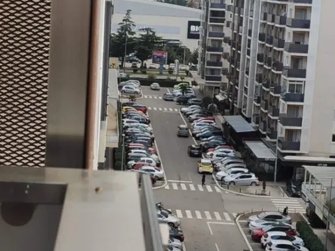 Izdavanje, jednosoban stan, 54m², City Kvart, Podgorica - image 11