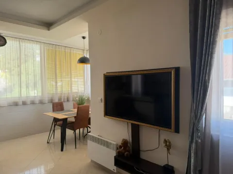 Rent, one bedroom apartment, 53m², Centar, Tivat - image 7