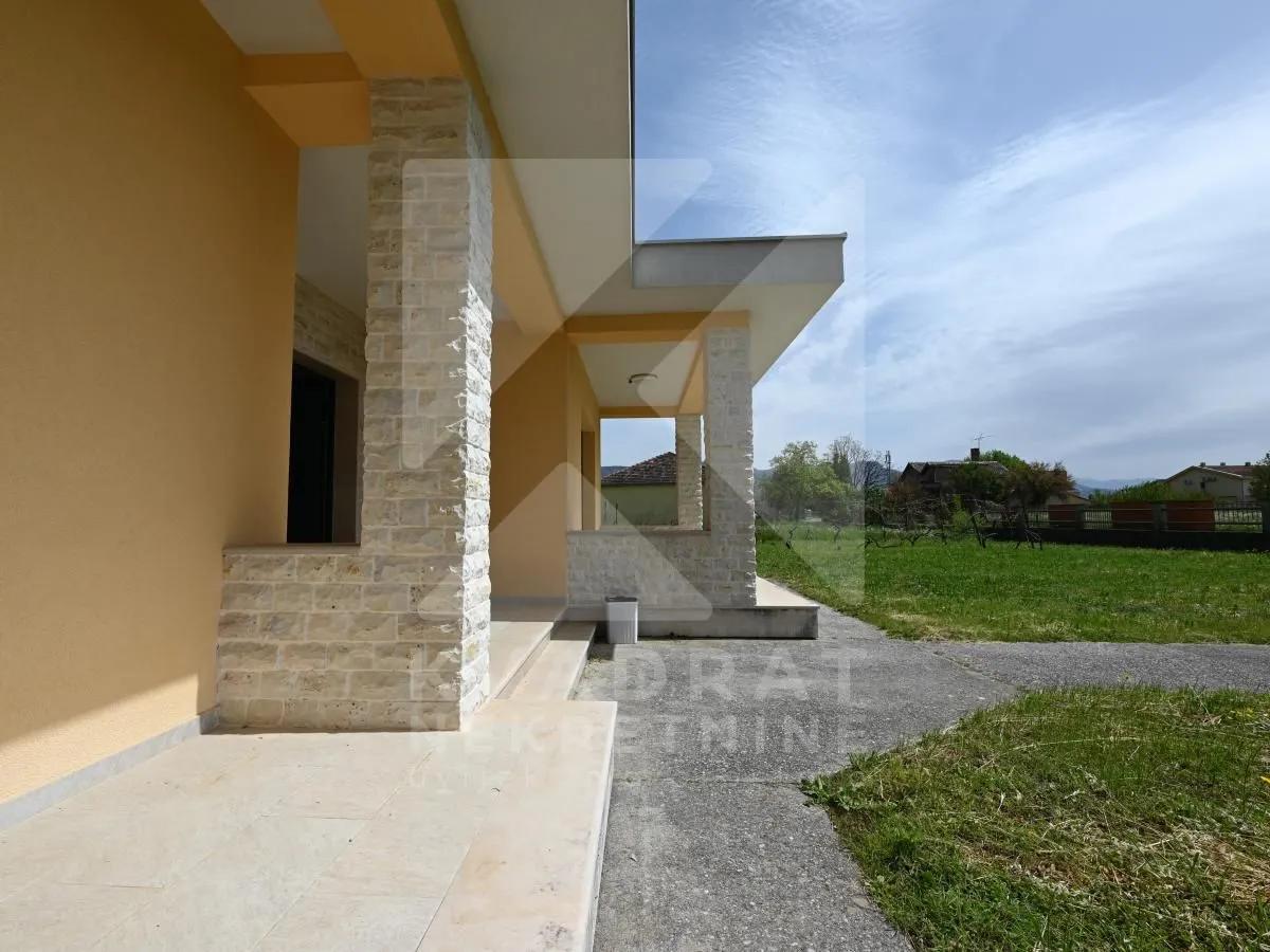Sale, house, 200m², Rogami, Podgorica