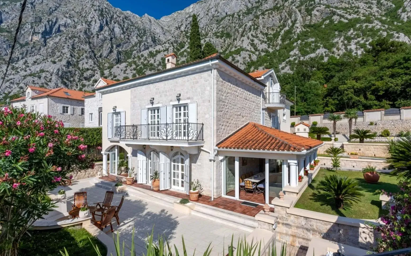 Sale, house, 409m², Ljuta, Kotor