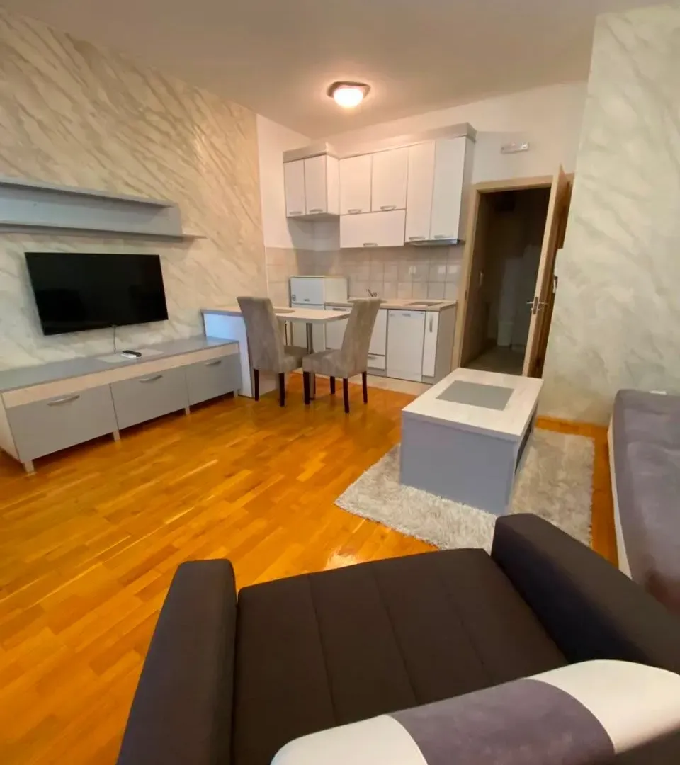 Prodaja, garsonjera, 29m², Stari Aerodrom, Podgorica