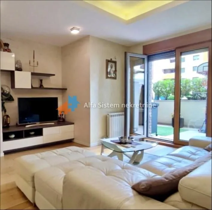 Sale, three bedroom apartment, 96m², Novi Beograd Blok 67, Novi Beograd Sve Podlokacije