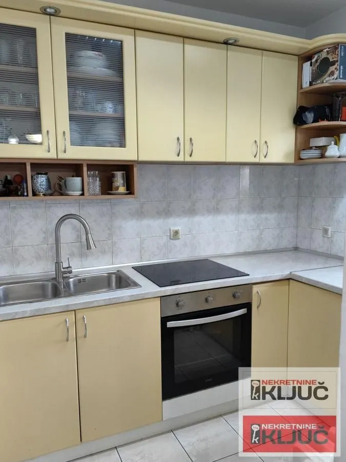 Prodaja, dvosoban stan, 59m², Centar, Novi Sad
