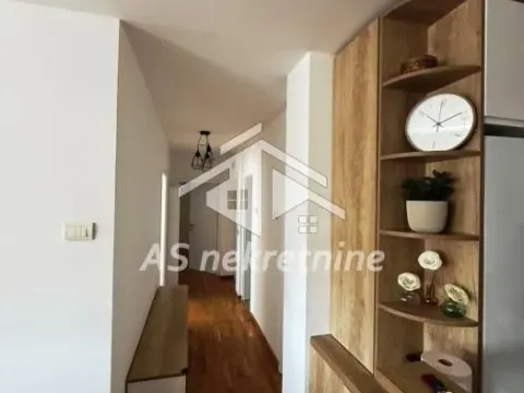 Izdavanje, trosoban stan, 70m², Novi Beograd Blok 1 Fontana, Novi Beograd Sve Podlokacije - image 12