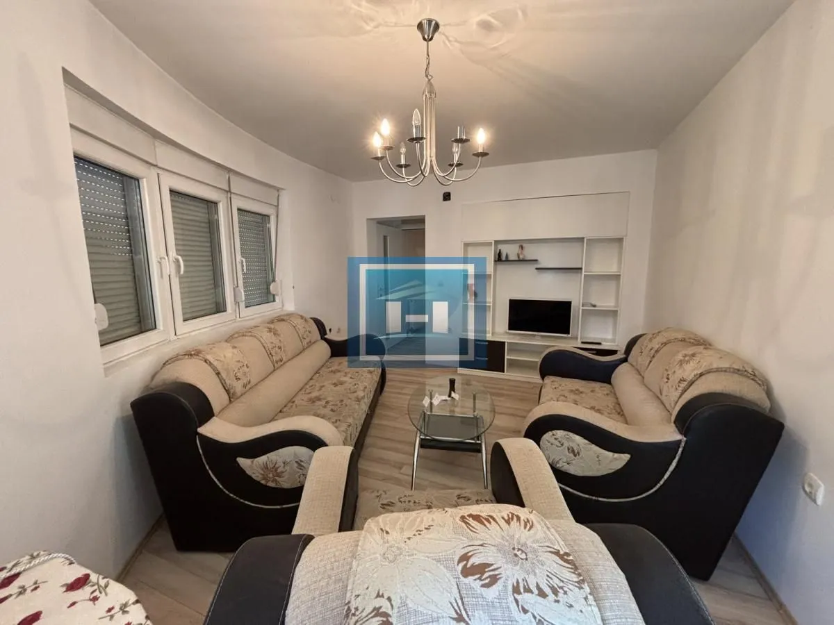 Izdavanje, trosoban stan, 79m², Centar, Jagodina