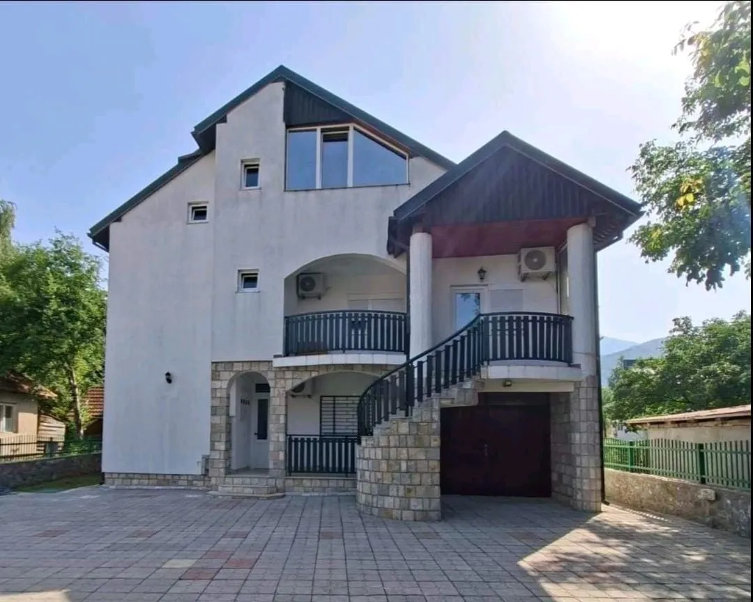 Prodaja, kuća, 306m², Centar, Kolašin