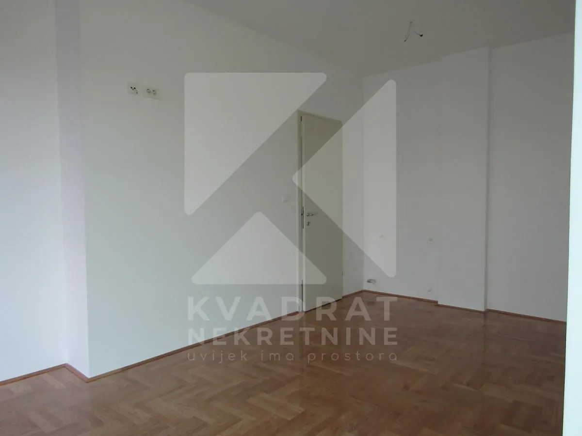 Prodaja, trosoban stan, 138m², Kruševac, Podgorica