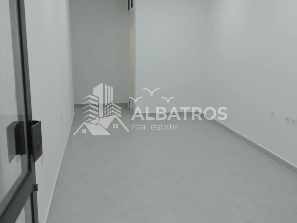 Rent, office space, 36m², Makedonsko naselje, Bar